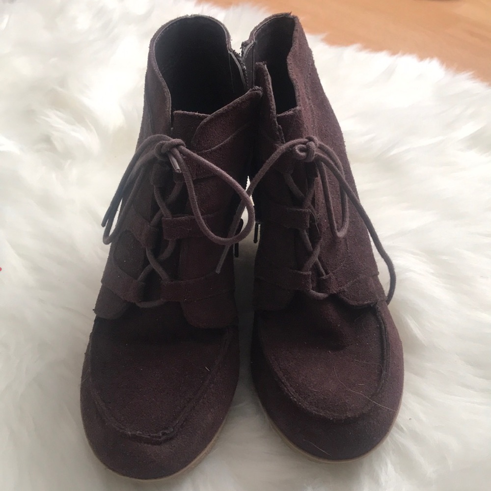 Rubber cork sold wedge red heel boot. Size 7.5 MIA